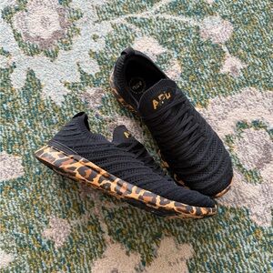 APL Techloom Wave Sneaker Leopard Sole